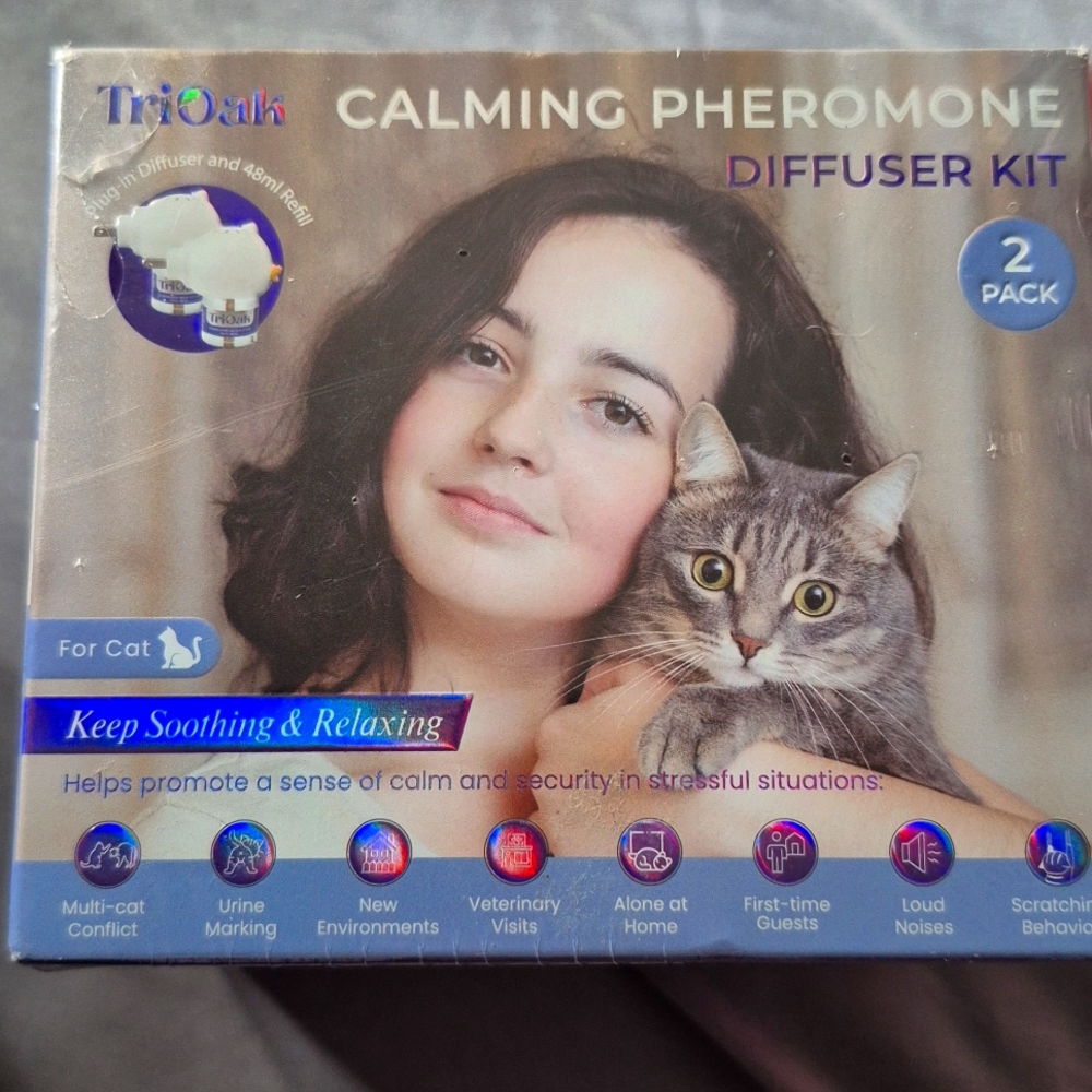 NIB TriOak Cat Pheromones Calming Diffuser Kit (2 Pack) Duck Head Plug-ins